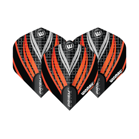 Das Bild zeigt drei Dart-Flights des Modells "Winmau Prism Delta" in Schwarz, Weiß und Orange. Die Flights haben ein modernes Design mit auffälligen orangefarbenen und silbernen Streifen.