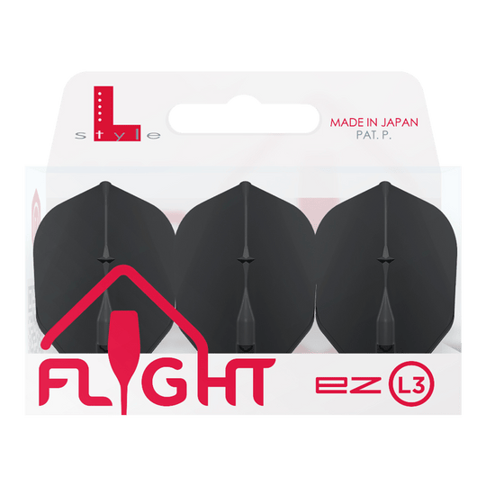 Vuelos L-L-Style3EZ Auf dem Bild ist eine Packung mit drei schwarzen Dartflights der Marke L-Style zu sehen. Die Verpackung trägt die Aufschrift „MADE IN JAPAN“ und „FLIGHT ez L3“.