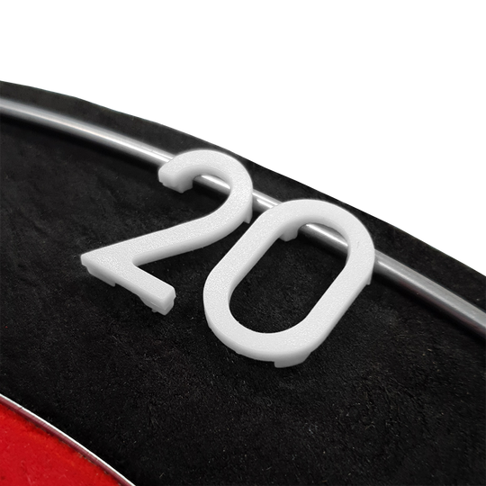 Números de repuesto para la diana McDart Das Bild zeigt eine weiße Ersatznummer „20“ auf einem Dartboard. Die Zahl ist aus Kunststoff und an einem Metallring befestigt.