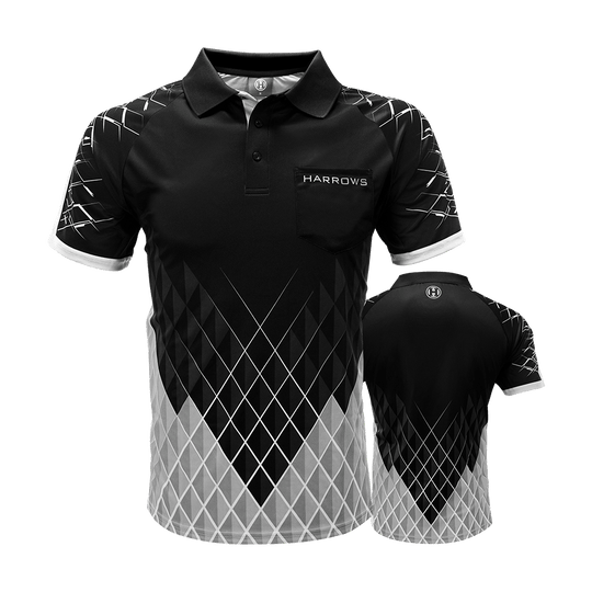 HRS-26432_Harrows_Paragon_Dartshirt_Weiss_0 Das Bild zeigt das Harrows Paragon Dartshirt in Weiß mit einem auffälligen, geometrischen Muster in Schwarz und Grau. Auf der Vorderseite befindet sich eine Brusttasche mit dem Harrows-Logo.