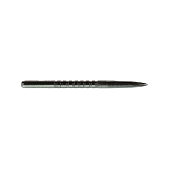 57752_Bulls_GP3_Steeldartspitzen_Schwarz_38mm_2 Das Bild zeigt eine schwarze Steeldartspitze des Produkts "Bulls GP3 Steeldartspitzen Schwarz". Die Spitze ist schlank, metallisch und hat Rillen für besseren Halt.