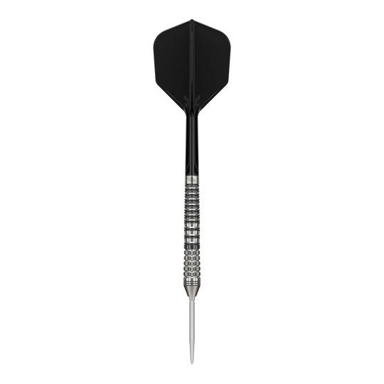 Dardos de acero Target Black Marque Renegade 4 Swiss Point Das Bild zeigt einen Target Black Marque Renegade 4 Swiss Point Steeldart. Der Dartpfeil hat eine schwarze Flugfeder und einen silbernen, gerillten Schaft.