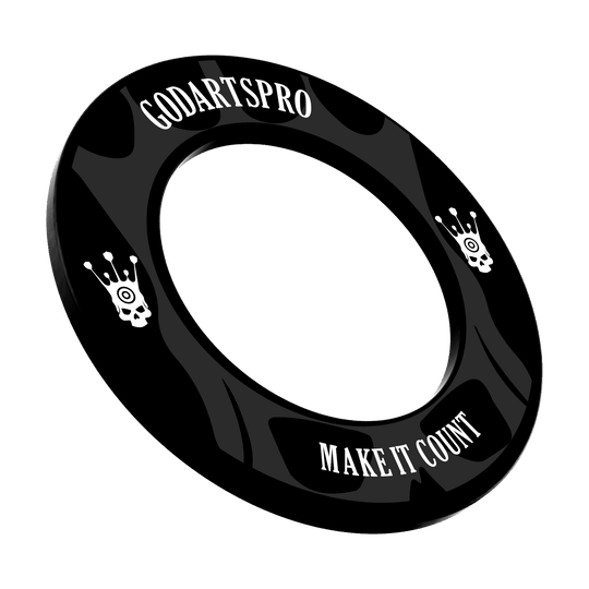 Abgebildet ist ein Dartboard Surround in Schwarz. Das Bild zeigt das Produkt aus einer bestimmten Perspektive.