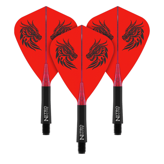 Ein Satz Dart-Flights, vermutlich Jonny Clayton Kite Flights Short 22mm, abgebildet. Das Bild zeigt die Flights aus einer anderen Perspektive.