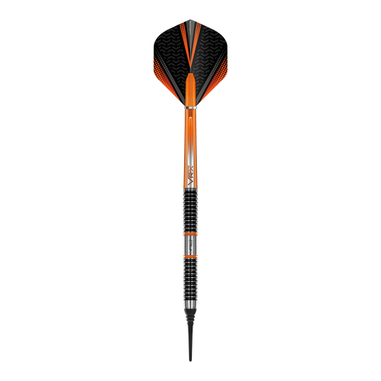 Red Dragon Amberjack 18 dardos blandos - 20 g Das Bild zeigt einen Softdart aus der Serie "Red Dragon Amberjack 18" mit einem Gewicht von 20 Gramm. Der Dart ist überwiegend schwarz und orange gefärbt und verfügt über einen geriffelten Griffbereich.