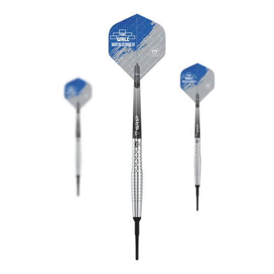 Das Bild zeigt drei Softdarts aus der Serie "Bulls Martin Schindler Original Generation 2". Die Darts haben silberne, gerillte Barrels und Flights mit blau-grauem Design.
