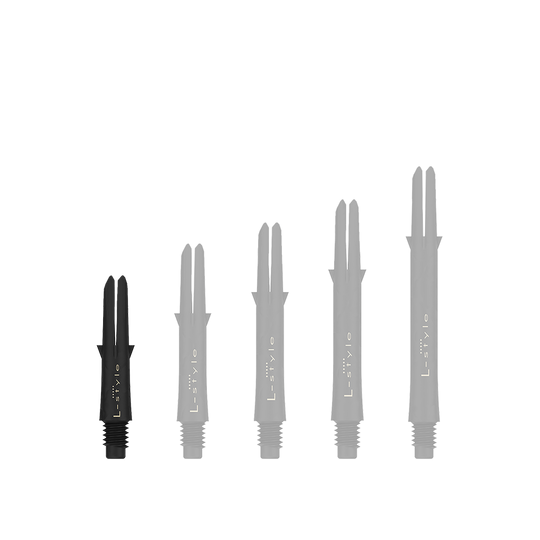 Das Bild zeigt fünf schwarze Dart-Schäfte in verschiedenen Längen, die aufrecht nebeneinander stehen. Auf jedem Schaft steht der Schriftzug „L-style“ in weißer Farbe.