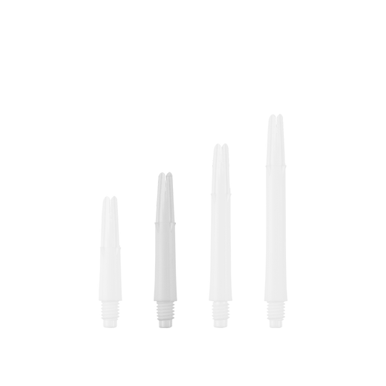 Ejes en L estilo L bloqueados rectos - Blanco Auf dem Bild sind vier weiße, gerade Dartschäfte in unterschiedlichen Längen zu sehen. Sie stehen nebeneinander aufrecht auf einem grünen Hintergrund.