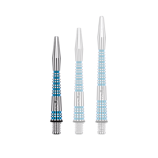 Winmau Triad RX Aluminium Shafts - Blau Das Bild zeigt drei blaue und silberne Aluminium-Dartschäfte in unterschiedlichen Längen. Sie haben ein geriffeltes Muster und das Wort "TRIAD" ist darauf zu lesen.