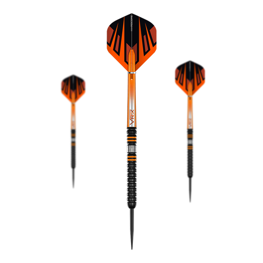 dardos de acero Red Dragon Amberjack Pro 1 Das Bild zeigt drei Steeldarts des Produkts „Red Dragon Amberjack Pro 1“. Die Darts sind überwiegend schwarz und orange gestaltet und haben eine moderne, sportliche Optik.