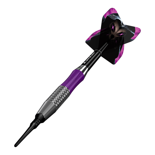 Dardos blandos Mission Phantom de latón - 18 g Dies ist ein Mission Phantom Brass Softdart mit einem Gewicht von 18g. Der Dart hat ein auffälliges Design mit lila und schwarzen Akzenten.