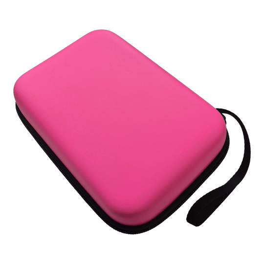 Estuche para dardos McDart System-4 Zu sehen ist eine pinke Darttasche. Die Tasche ist das Modell DC05 von McDart.