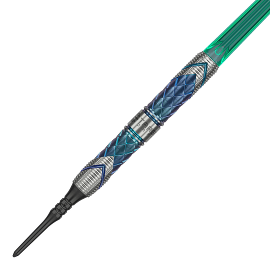 Dardos blandos Target Japan Kaze Series Ceros 03 - 19 g Das Bild zeigt einen Softdart der Marke Target Japan aus der Kaze Series, Modell Ceros 03 mit 19g Gewicht. Der Dartpfeil hat ein auffälliges, diamantförmiges Muster in Blau und Silber sowie einen grünen Schaft.