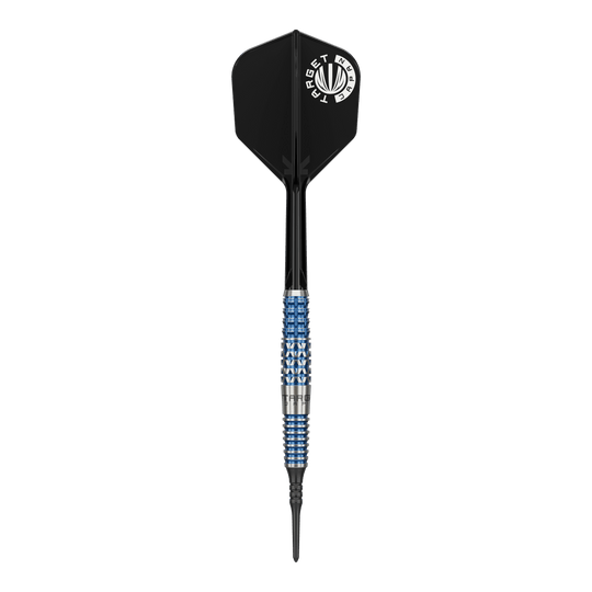 Dardos blandos Target Japan Toru Suzuki Sereno GEN2 - 20 g Das Bild zeigt einen Softdart der Marke Target Japan, Modell Toru Suzuki Sereno GEN2 mit 20g Gewicht. Der Dart hat ein auffälliges Design mit einem schwarz-blauen Griff und schwarzer Flight mit weißem Logo.