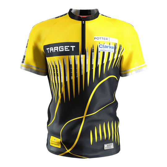 Camiseta de dardos Target Coolplay Scott Williams 2025 Das Bild zeigt ein Dartshirt in den Farben Gelb und Schwarz mit auffälligem modernem Muster. Auf dem Shirt sind mehrere Sponsorenlogos, darunter "TARGET", zu sehen.