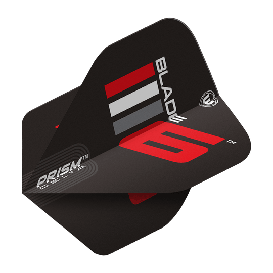 6915-225_Winmau_Prism_Delta_Blade6_A_Standard_Flights_2 Das Bild zeigt das Produkt "Winmau Prism Delta Blade 6 A Standard Flights". Die Dartflights sind schwarz mit roten, weißen und grauen Designelementen sowie dem Aufdruck "BLADE 6" und "PRISM DELTA".