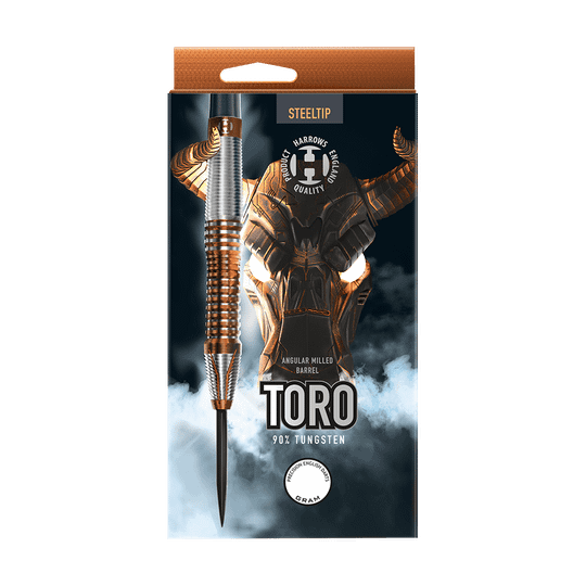 HA33874_Harrows_Toro_Steeldarts_3 Auf der Verpackung ist ein Steeldart mit einem silbernen und kupferfarbenen Griff abgebildet. Im Hintergrund sieht man einen stilisierten Stierkopf und den Schriftzug "TORO 90% Tungsten".