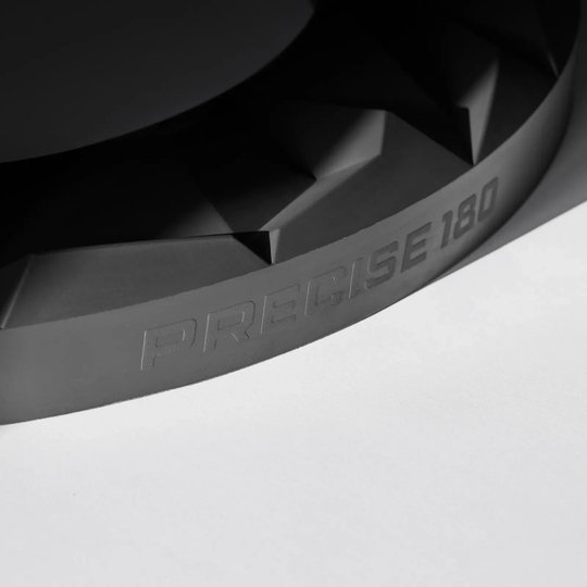 Das Bild zeigt das Produkt Precise 180 3D Dartboard Surround Subterra - Graphite. Es ist eine moderne Dartboard-Umrandung in der Farbe Graphit.