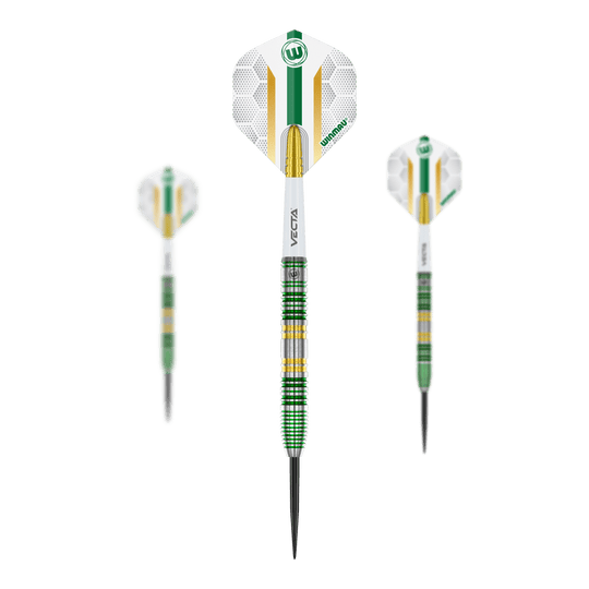 Dardos de acero Winmau Xenon Das Bild zeigt drei Winmau Xenon Steeldarts mit weiß-grünen Flights und gestreiften Schäften. Die Darts haben goldene, grüne und silberne Akzente.