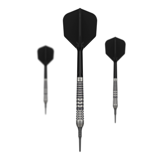 Dardos blandos Target Japan Black Marque Renegade 4 - 19 g Das Bild zeigt drei schwarze Softdarts mit silbernem Griff. Es handelt sich um das Produkt "Target Japan Black Marque Renegade 4 Softdarts - 19g".