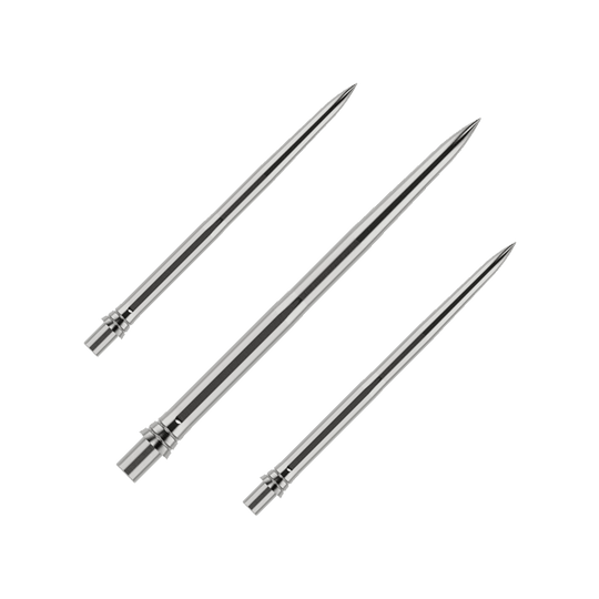 Auf dem Bild sind silberne Dartspitzen in einem Set zu sehen, jeweils 32mm lang. Die Oberfläche der Spitzen ist glatt und sie werden zusammen präsentiert.
