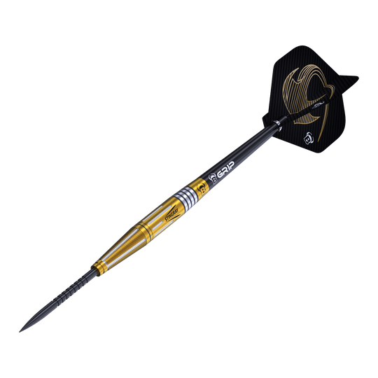 Dardos de acero Bulls Stingray ST4 Das Bild zeigt einen Bulls Stingray ST4 Steeldart. Der Dart hat ein goldfarbenes Barrel und schwarze Flights mit einem auffälligen Design.