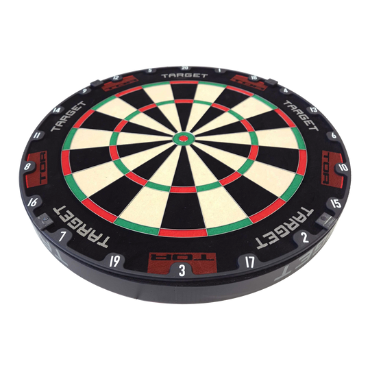 Diana de acero Target TOR Das Bild zeigt eine Target TOR Steeldartboard. Die Dartscheibe hat ein klassisches Design mit schwarzen, weißen, roten und grünen Feldern.