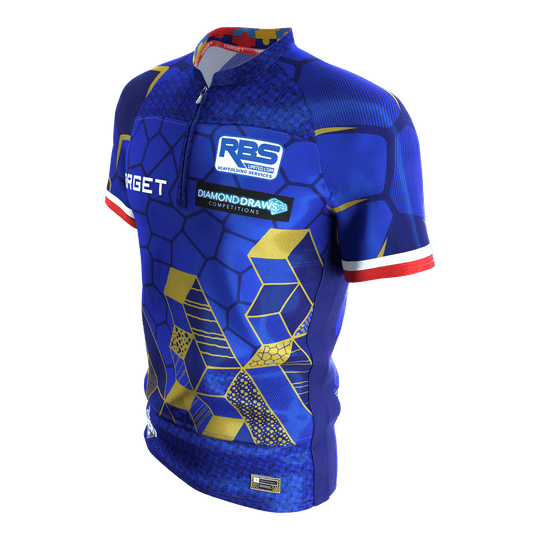 Camiseta Target Josh Rock Dart 2027 Zu sehen ist das Target Josh Rock Dartshirt 2027. Das Shirt eignet sich hervorragend für Dart-Enthusiasten.