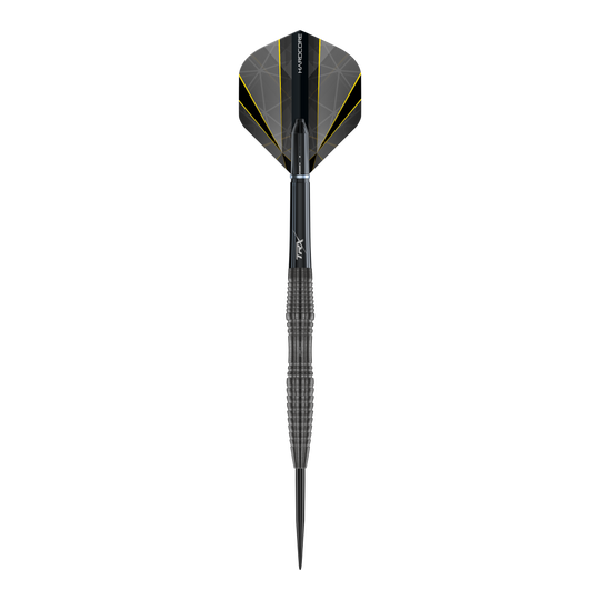 Red Dragon Seren 3 Dardos de Acero de Ónix Das Bild zeigt einen einzelnen Steeldart namens "Red Dragon Seren 3 Onyx". Der Dart ist hauptsächlich schwarz mit einem auffälligen Design und gelben Akzenten auf den Flights.