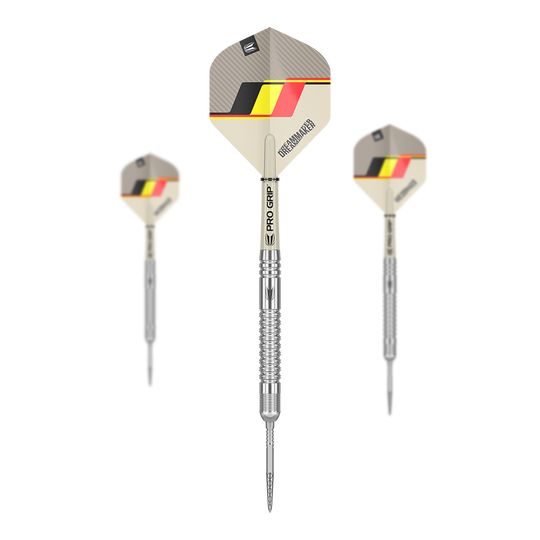 Dardos de acero Target Dimitri Van Den Bergh GEN2 Swiss Point Das Bild zeigt drei Steeldarts des Modells "Target Dimitri Van Den Bergh GEN2 Swiss Point". Die Darts haben silberne Spitzen und Schäfte sowie Flights mit einem schwarz-gelb-roten Design.