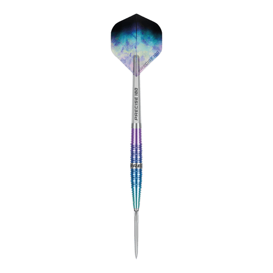 Dardos de acero Precise 180 Northern Lights Abgebildet ist ein einzelner Precise 180 Northern Lights Steeldart. Der Dartpfeil hebt sich klar vom Hintergrund ab.