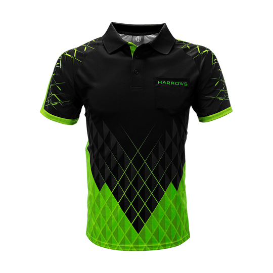 HRS-26333_Harrows_Paragon_Dartshirt_Gr-n_1 Das Bild zeigt das Harrows Paragon Dartshirt in Grün. Das Shirt hat ein auffälliges schwarz-grünes Diamantmuster und einen Kragen mit Knopfleiste.