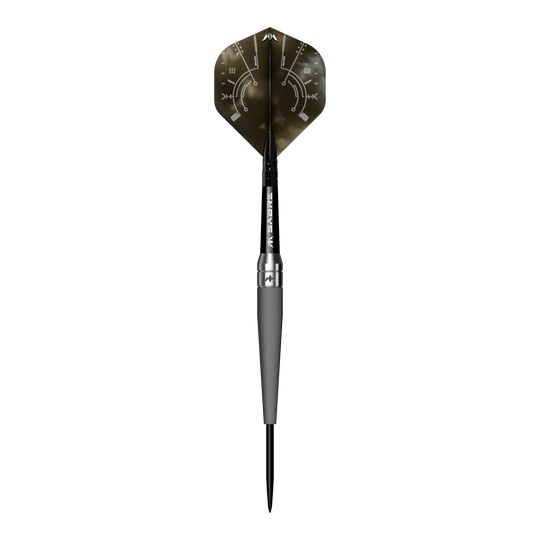 Dardos de acero Mission Saturn Titan Das Bild zeigt einen einzelnen Steeldart mit dem Namen "Mission Saturn Titan Steeldarts". Der Dartpfeil hat ein dunkles Design mit metallischen und grafischen Elementen auf der Flugfeder.