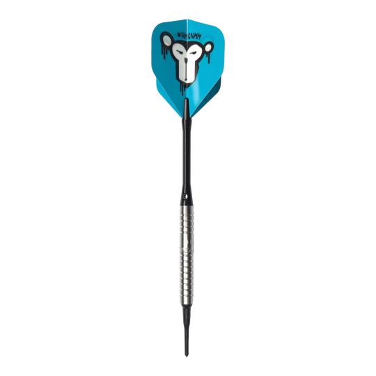 Dardos blandos McDart 85 Tungsteno V15 - 16,5 g Der McDart 85er Tungsten V15 Softdart wiegt 16,5g und hat ein silbernes, geriffeltes Barrel. Die Flights sind blau und zeigen das Bild eines stilisierten Affengesichts.