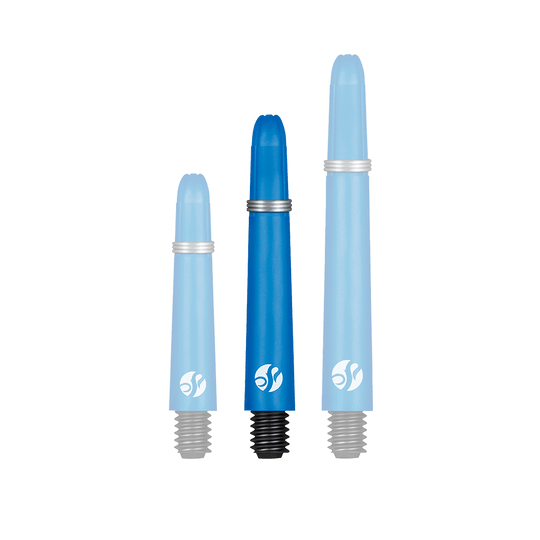 Flechas de carbono Shot Koi - Azul Das Bild zeigt drei blaue Carbon-Schäfte in unterschiedlichen Längen. Jeder Schaft hat unten ein schwarzes Schraubgewinde und ein silbernes Ringdetail.