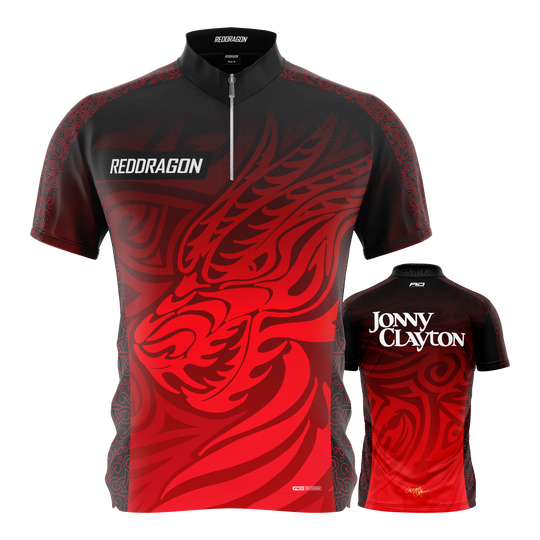 Camiseta de dardos Red Dragon Jonny Clayton Edición Limitada Zu sehen ist das Red Dragon Jonny Clayton Limited Edition Dartshirt. Das Shirt ist eine limitierte Ausgabe und besonders für Dartfans interessant.