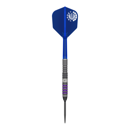 Dardos de acero Target Japan Prime Series Sirius GEN4 Swiss Point Das Bild zeigt einen Target Japan Prime Series Sirius GEN4 Swiss Point Steeldart. Der Dart hat eine blaue Flight mit weißem Logo und ein metallisches Barrel mit lilafarbenen Akzenten.