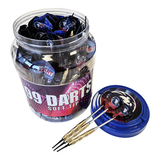Das Bild zeigt eine große Dose mit der Aufschrift „99 DARTS SOFT-TIP“, die viele Soft-Tip-Darts enthält. Drei der 18g Darts liegen auf dem blauen Deckel neben der Dose.
