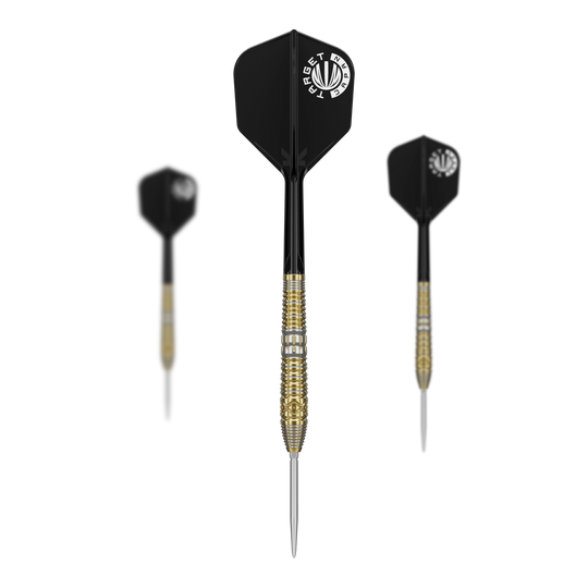 Dardos de acero Target Japan Hot Shot GEN2 - 23 g Das Bild zeigt drei Target Japan Hot Shot GEN2 Steeldarts mit einem Gewicht von 23g. Die Darts haben schwarze Flights und gold-silberne Griffbereiche.