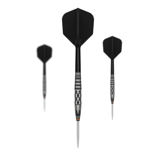 Dardos de acero Target Japan Black Marque Dancing Duck GEN 4 Das Bild zeigt drei schwarze Steeldarts des Modells "Target Japan Black Marque Dancing Duck GEN 4". Die Darts haben silberne Spitzen und geriffelte Griffbereiche für bessere Kontrolle.