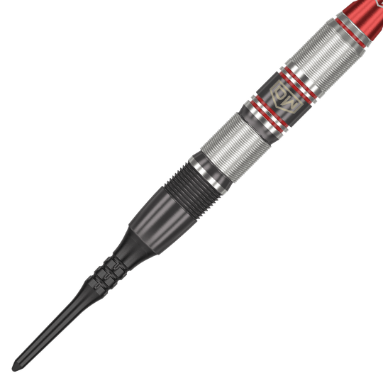 Dardos blandos DW Piranha Razor 02 Das Bild zeigt einen DW Piranha Razor 02 Softdart mit einer schwarzen Spitze und silbernem, rot akzentuiertem Griff. Das Design wirkt hochwertig und sorgt für guten Halt beim Werfen.