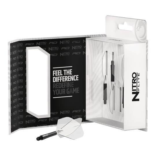 Red Dragon Nitroflite - Eje negro, plumas transparentes nº 2 Das Bild zeigt eine Verpackung des Produkts "Red Dragon Nitroflite - Black Shaft Clear No2 Flights". In der Box sind schwarze Shafts mit klaren Flights für Dartpfeile zu sehen.