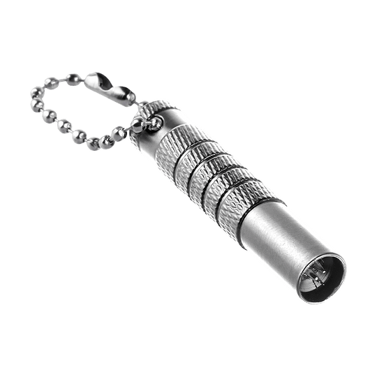 Eliminador de residuos de eje de bala Das Bild zeigt einen Bullet Shaftrest Entferner in Silber. Das Produkt wird zur Entfernung von Shaftrests an Dartpfeilen verwendet.