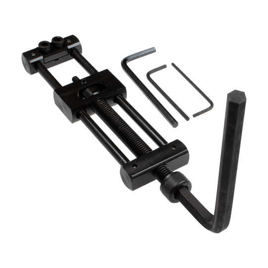 Designa Dart Repointer Black Pro Edition - Cambiador de puntas Abgebildet ist der Designa Dart Repointer Black Pro Edition - Spitzenwechsler. Mit diesem Produkt können Dartspitzen einfach ausgetauscht werden.