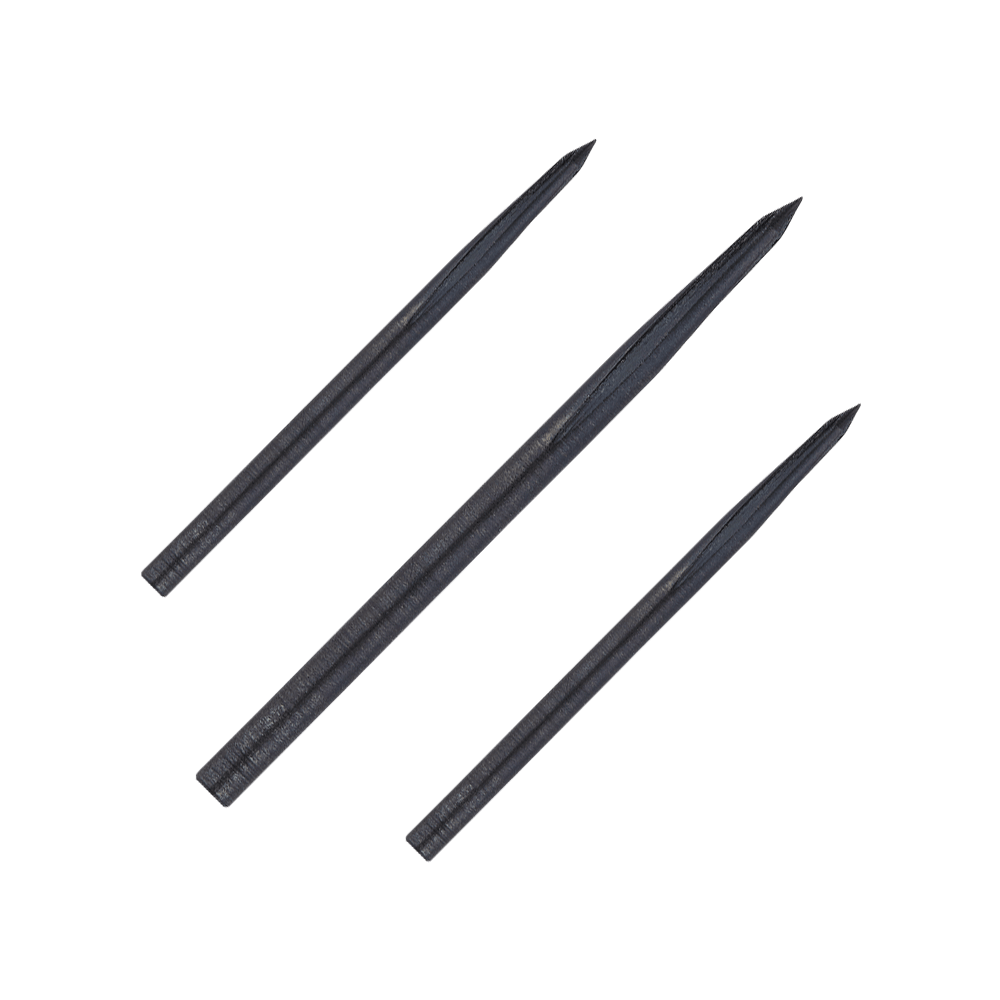 Puntas de dardos de acero Unicorn Volute Noir Das Bild zeigt drei schwarze Steeldartspitzen des Produkts „Unicorn Volute Noir“. Sie sind länglich, spitz zulaufend und aus Metall gefertigt.